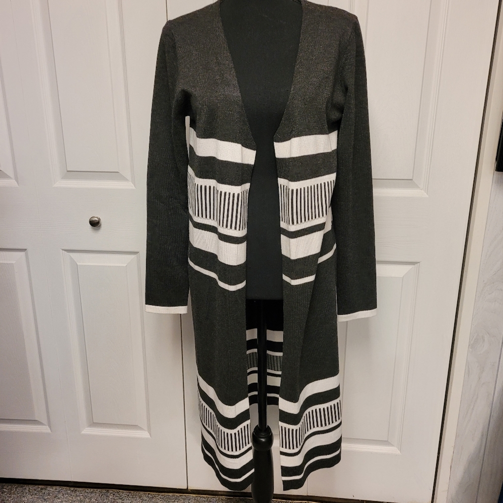 Long Gray and White Open Cardigan Duster